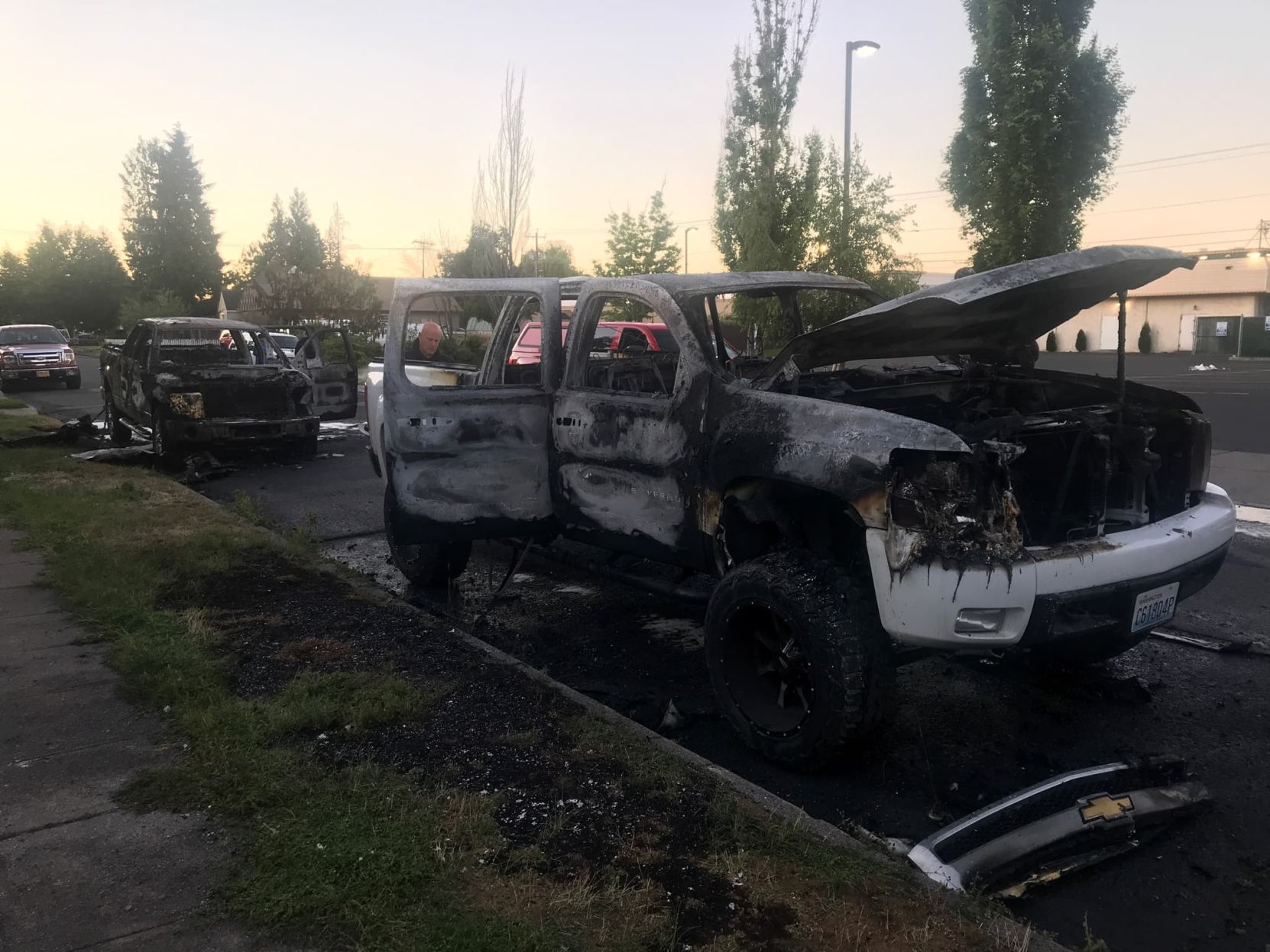 Multiple Spokane car fires reported on Monday morning